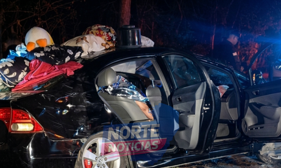 Motorista perde controle de carro e cai em valão no bairro Aribiri, em Vila Velha