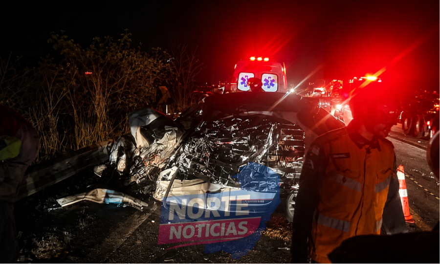 Idoso de 79 anos morre após colisão entre carro e carreta na BR-101 em Itapemirim